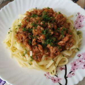 Makaronai su vištienos padažu