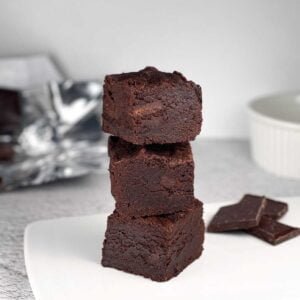 Veganiškas karamelizuoto sviesto brownie