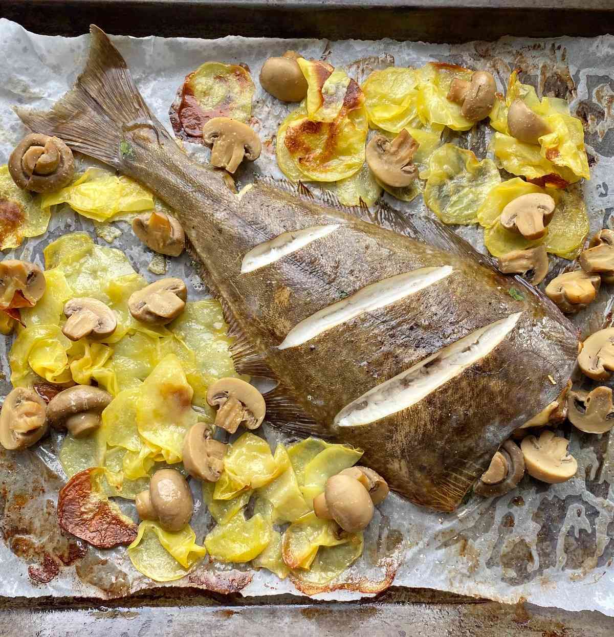 Keptas paltusas su bulvėmis ir grybais