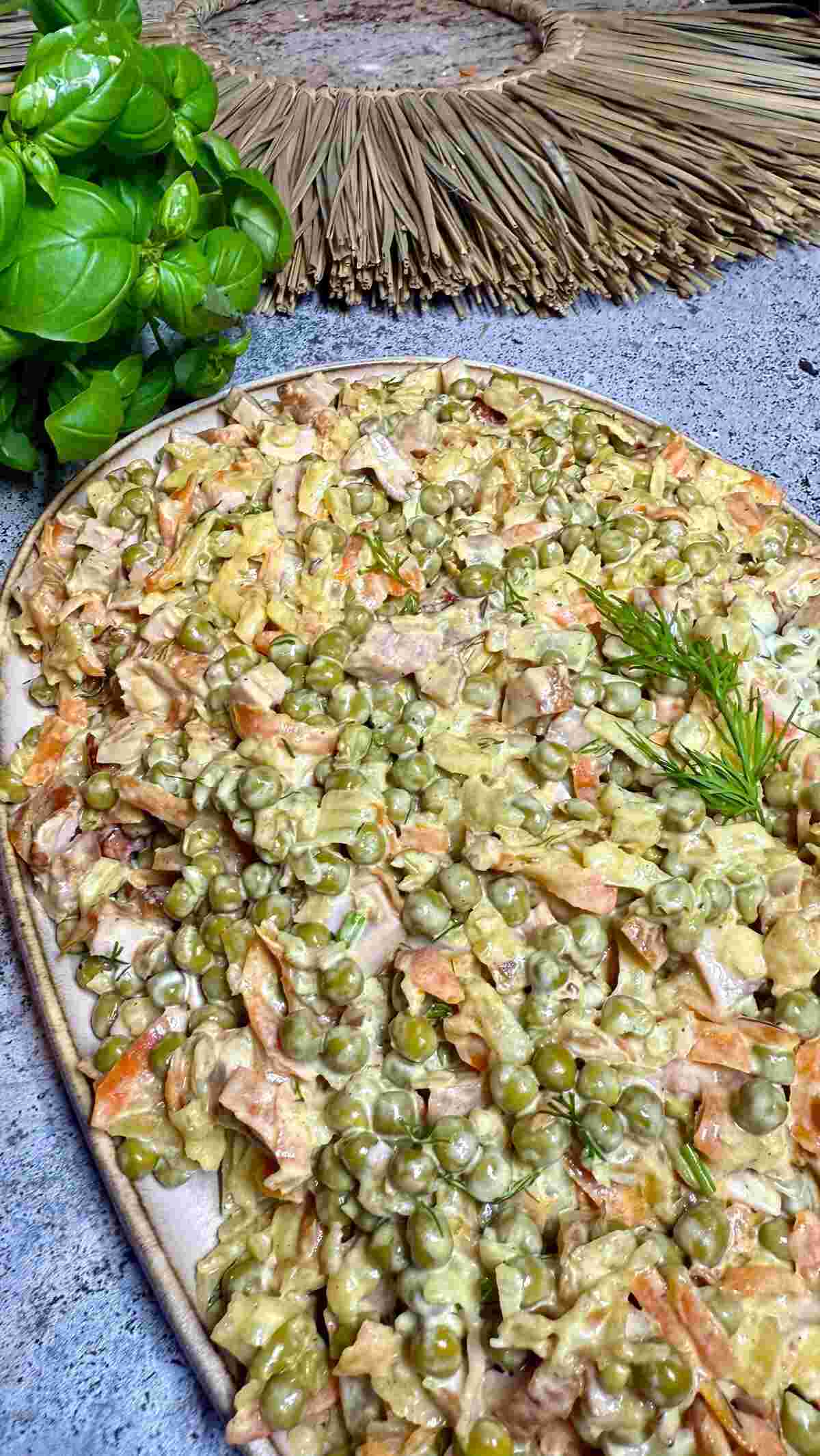 Paruošta vištienos mišrainė su keptomis daržovėmis