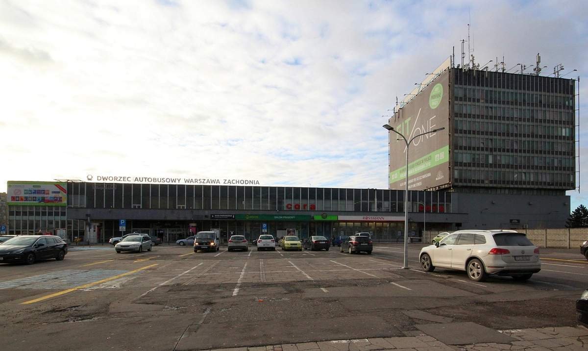 „Warszawa Zachodnia“ autobusų stotis – praeities reliktas, kurį netrukus nušluos nuo žemės „Warszawa Zachodnia“ autobusų stotis