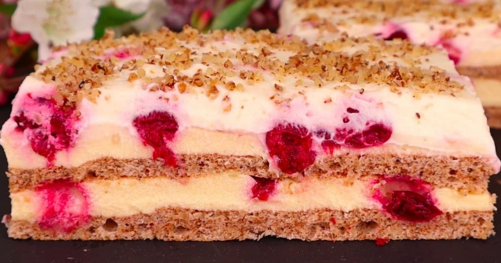 Neįtikėtinai skanus, bet paprastas naminis tortas su citrininiu kremu ir vyšniomis