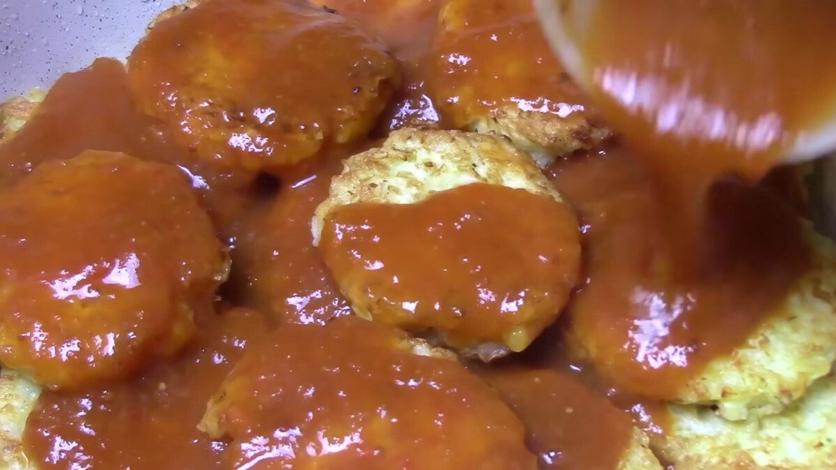 Paruošti svogūnų kotletai